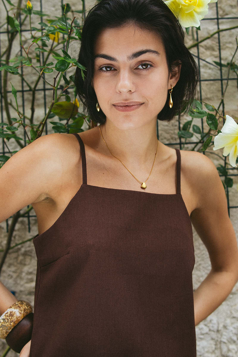 Топ на регулируемых бретелях изо льна